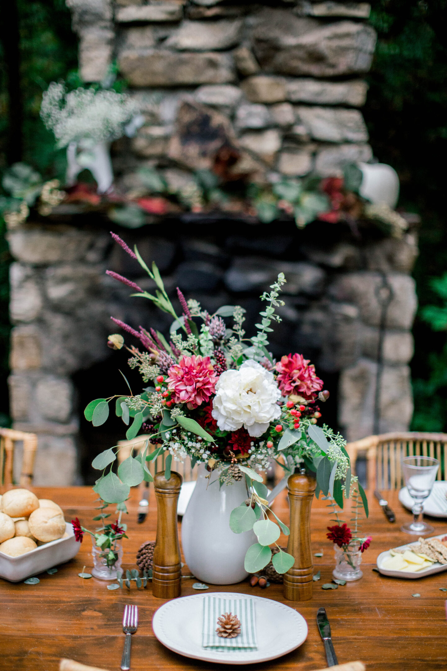 outdoor-fall-thanksgiving-tablescape